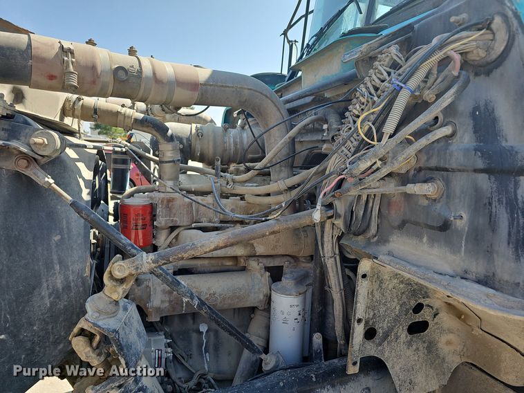 image for item NJ9766 1992 Mack DM690S  water truck