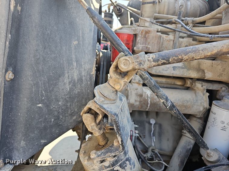 image for item NJ9766 1992 Mack DM690S  water truck