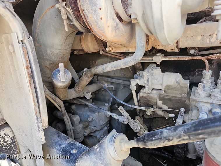 image for item NJ9766 1992 Mack DM690S  water truck