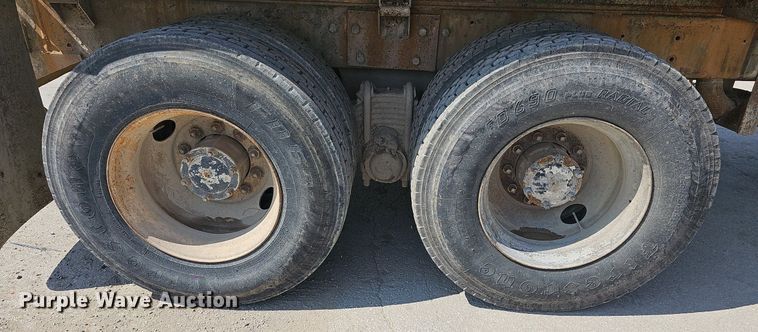 image for item NJ9766 1992 Mack DM690S  water truck