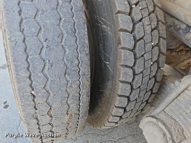 image for item NJ9766 1992 Mack DM690S  water truck