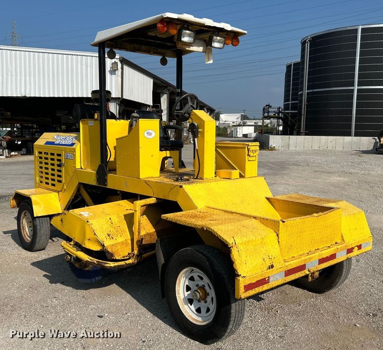 image for item NL9631 2008 Superior Broom DT80J  broom