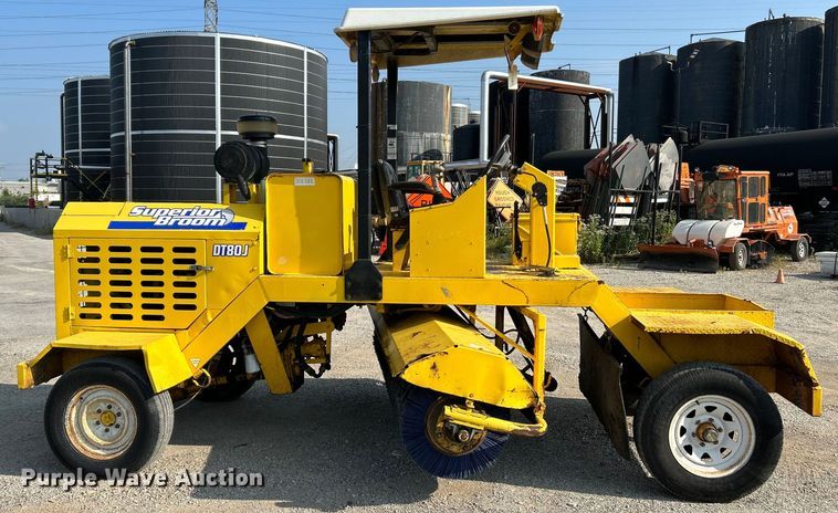 image for item NL9631 2008 Superior Broom DT80J  broom