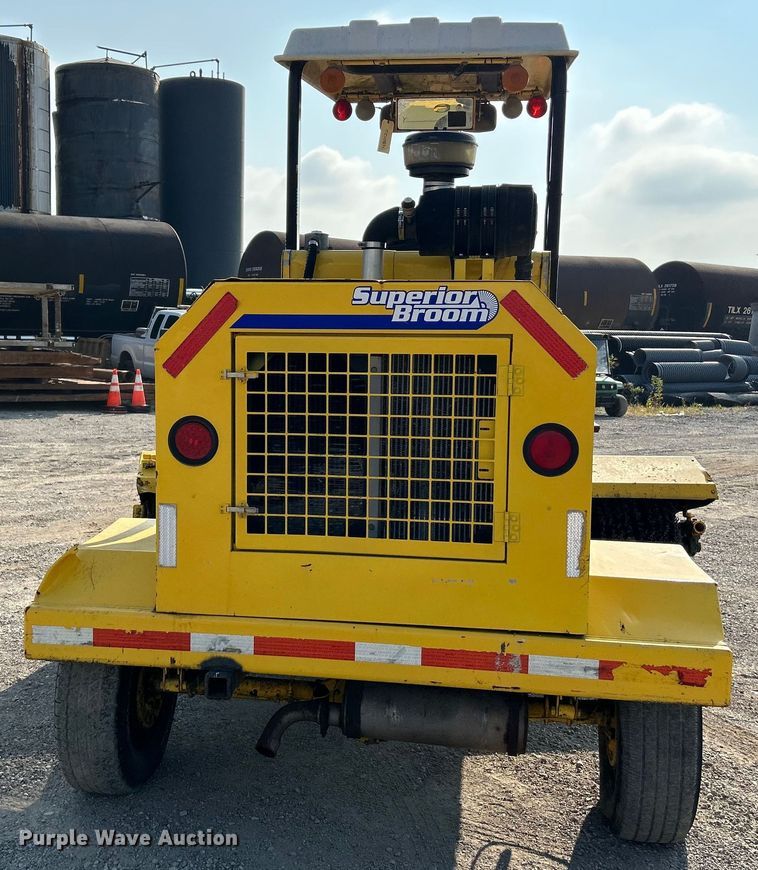 image for item NL9631 2008 Superior Broom DT80J  broom