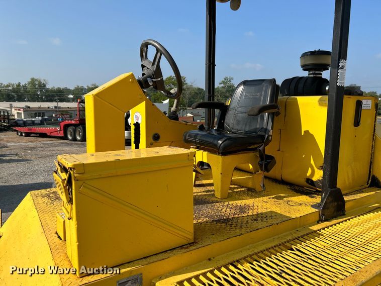 image for item NL9631 2008 Superior Broom DT80J  broom