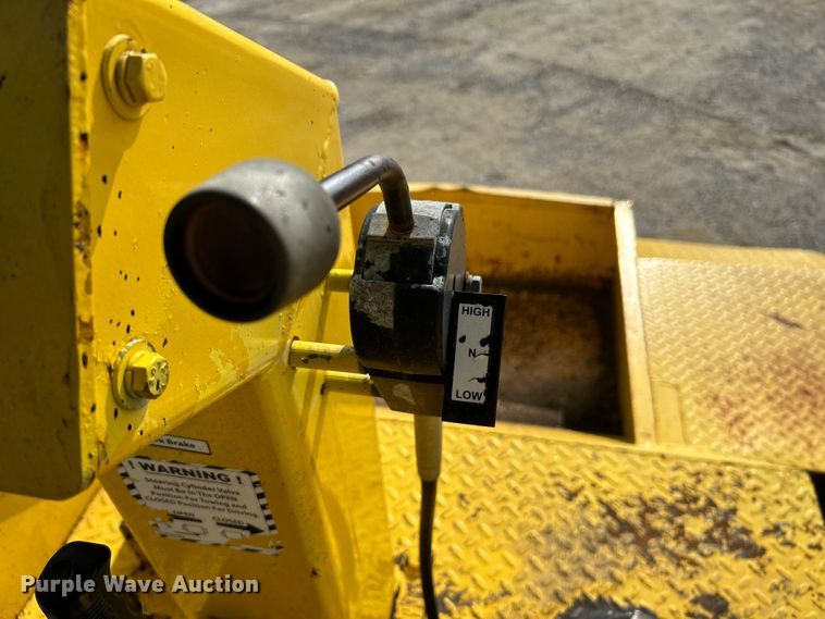 image for item NL9631 2008 Superior Broom DT80J  broom