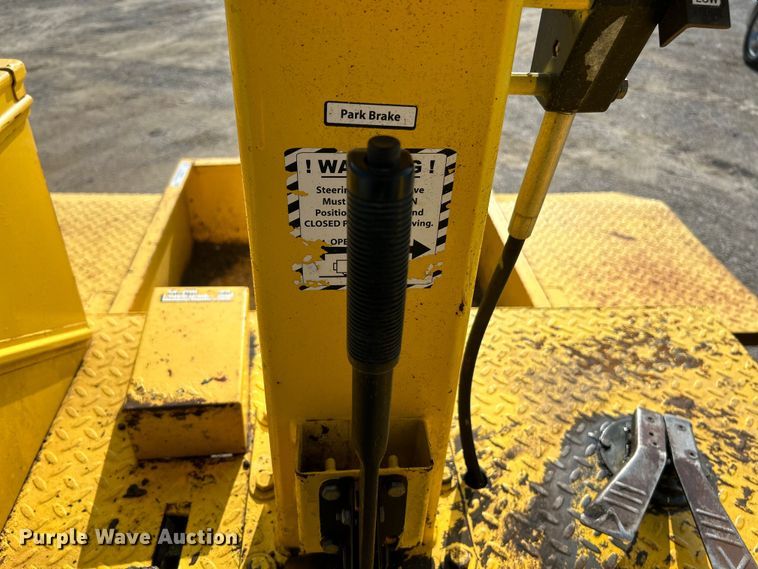 image for item NL9631 2008 Superior Broom DT80J  broom