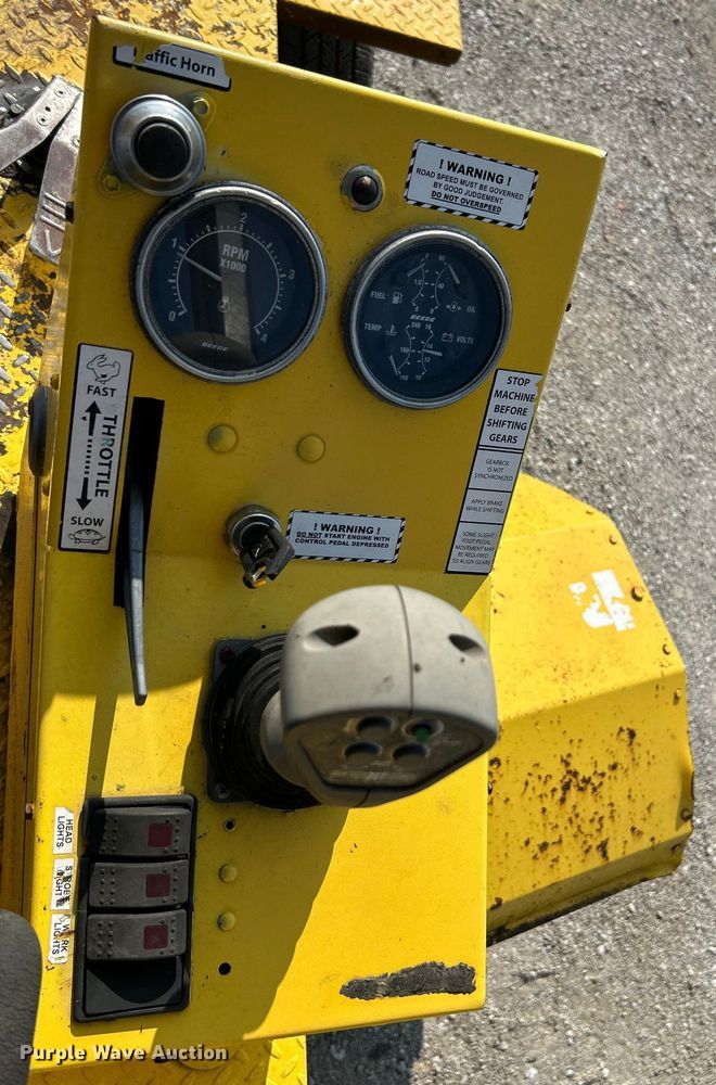 image for item NL9631 2008 Superior Broom DT80J  broom