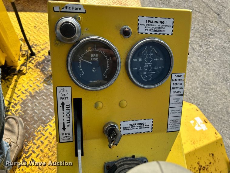 image for item NL9631 2008 Superior Broom DT80J  broom