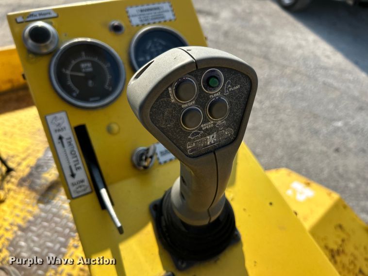 image for item NL9631 2008 Superior Broom DT80J  broom