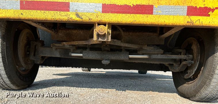 image for item NL9631 2008 Superior Broom DT80J  broom