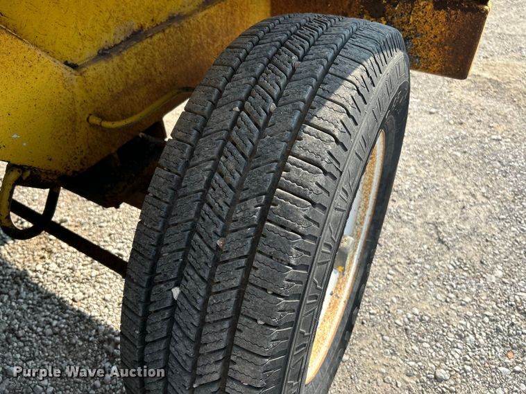 image for item NL9631 2008 Superior Broom DT80J  broom