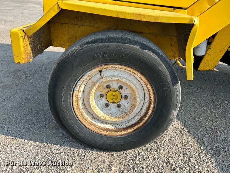 image for item NL9631 2008 Superior Broom DT80J  broom