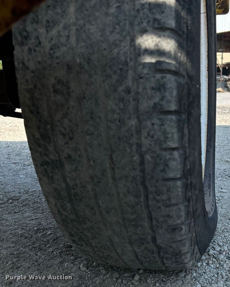 image for item NL9631 2008 Superior Broom DT80J  broom