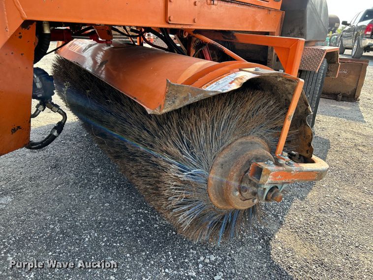 image for item NL9633 2017 Broce KR350  broom