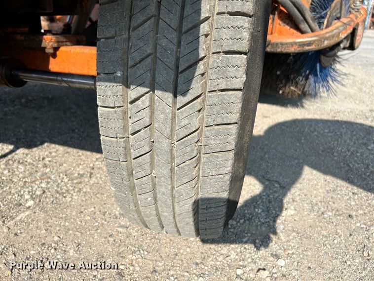 image for item NL9633 2017 Broce KR350  broom