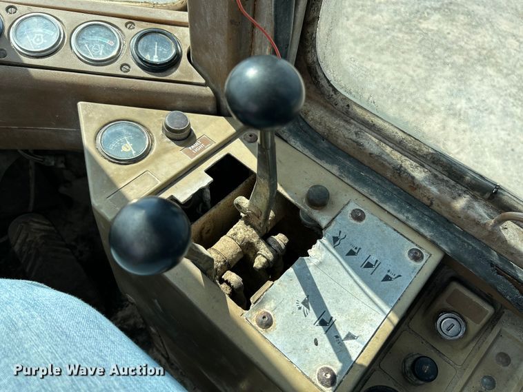 image for item NL9641 1984 Caterpillar 936  wheel loader