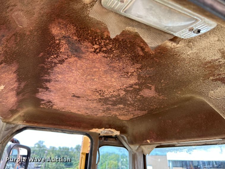 image for item NL9641 1984 Caterpillar 936  wheel loader