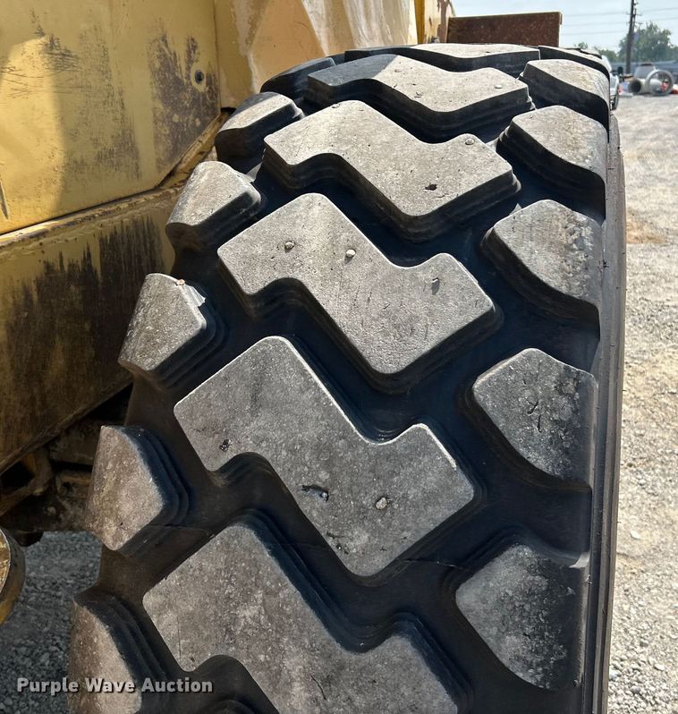 image for item NL9641 1984 Caterpillar 936  wheel loader