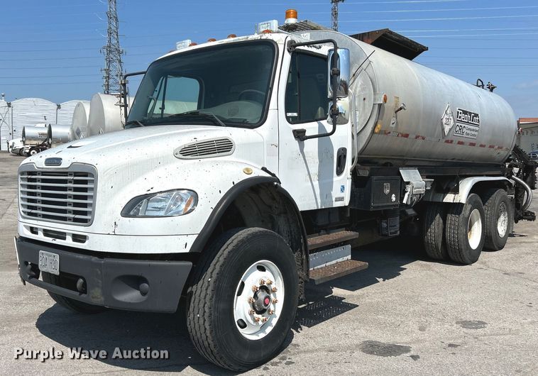 image for item NL9643 2006 Freightliner Business Class M2  oil distributor truck