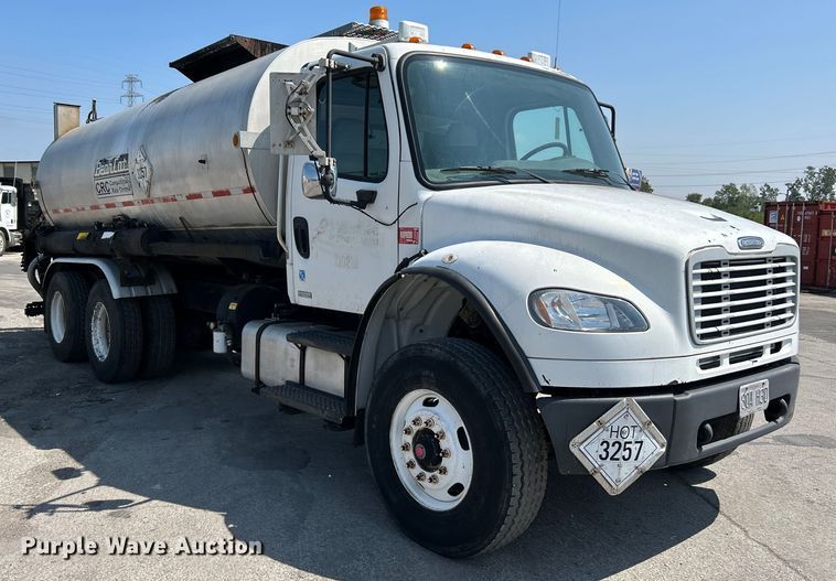 image for item NL9643 2006 Freightliner Business Class M2  oil distributor truck