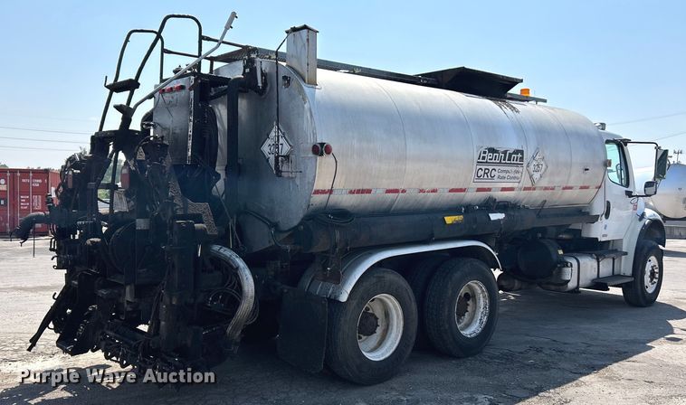 image for item NL9643 2006 Freightliner Business Class M2  oil distributor truck