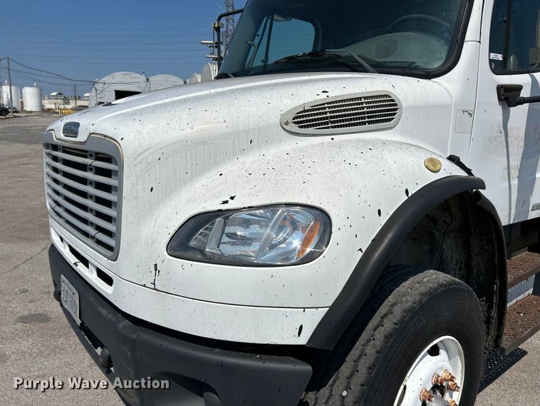 image for item NL9643 2006 Freightliner Business Class M2  oil distributor truck