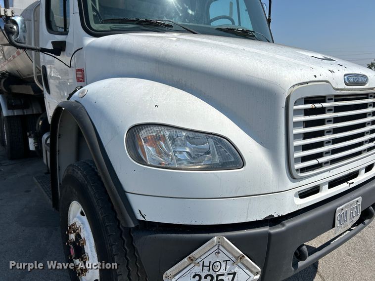 image for item NL9643 2006 Freightliner Business Class M2  oil distributor truck