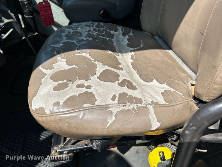 image for item NL9643 2006 Freightliner Business Class M2  oil distributor truck