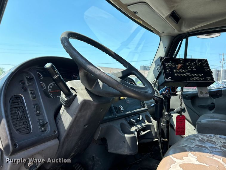 image for item NL9643 2006 Freightliner Business Class M2  oil distributor truck