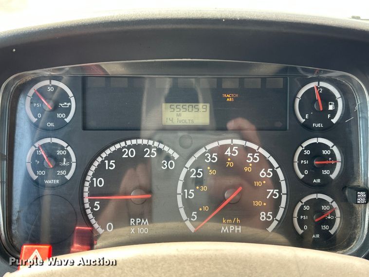 image for item NL9643 2006 Freightliner Business Class M2  oil distributor truck