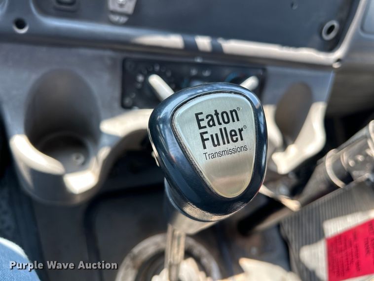 image for item NL9643 2006 Freightliner Business Class M2  oil distributor truck