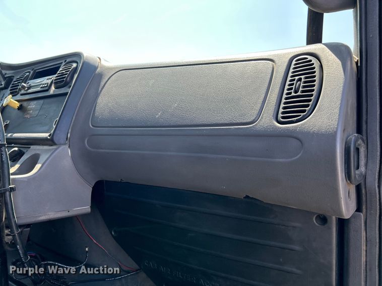 image for item NL9643 2006 Freightliner Business Class M2  oil distributor truck