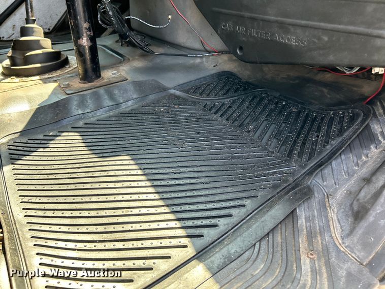 image for item NL9643 2006 Freightliner Business Class M2  oil distributor truck