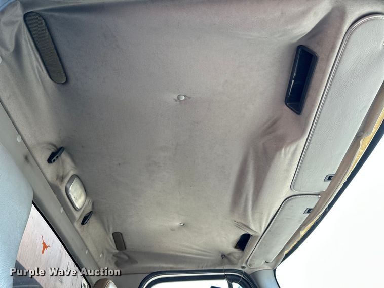 image for item NL9643 2006 Freightliner Business Class M2  oil distributor truck