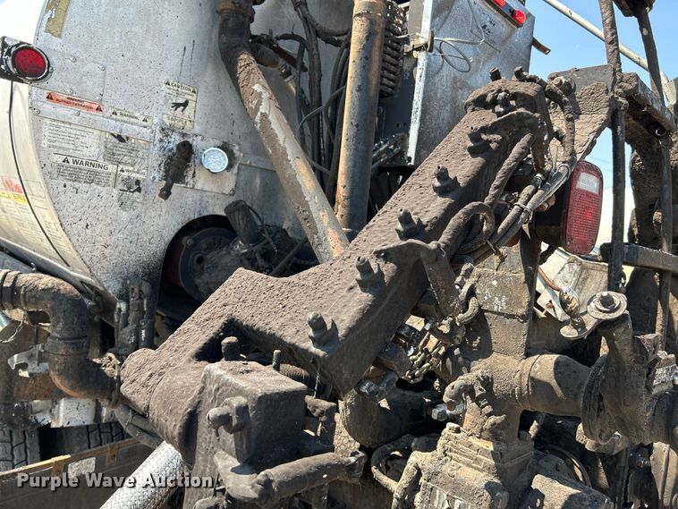 image for item NL9643 2006 Freightliner Business Class M2  oil distributor truck