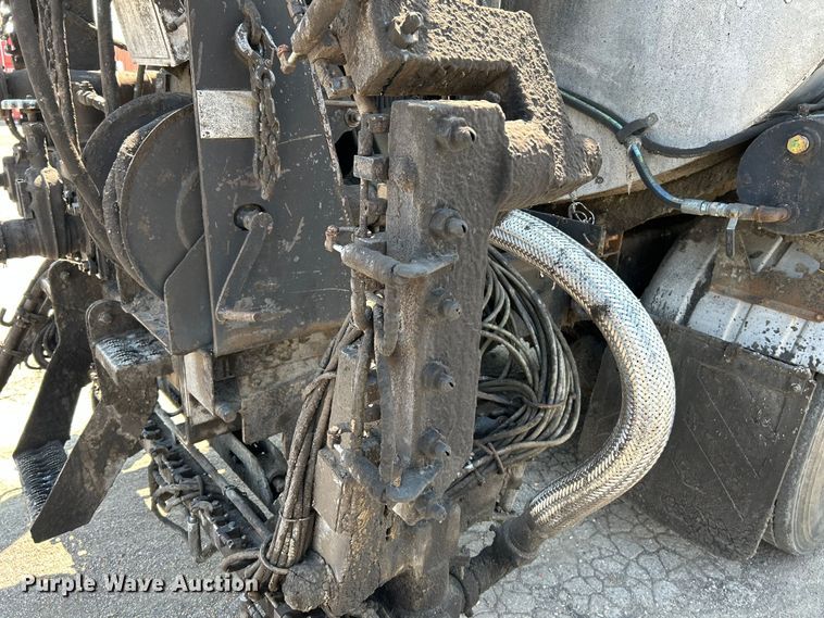 image for item NL9643 2006 Freightliner Business Class M2  oil distributor truck