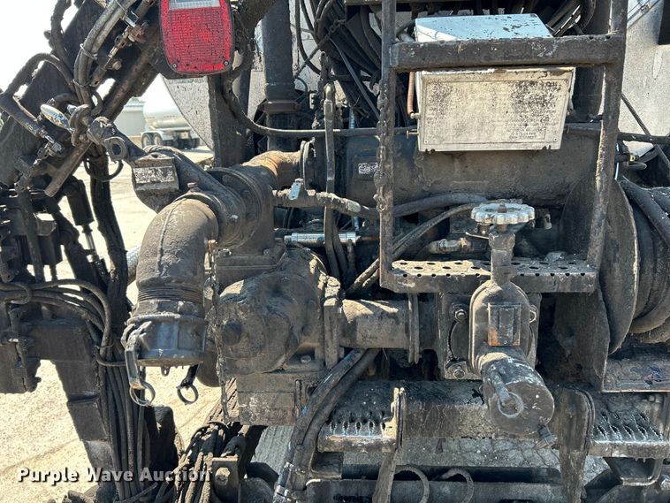 image for item NL9643 2006 Freightliner Business Class M2  oil distributor truck