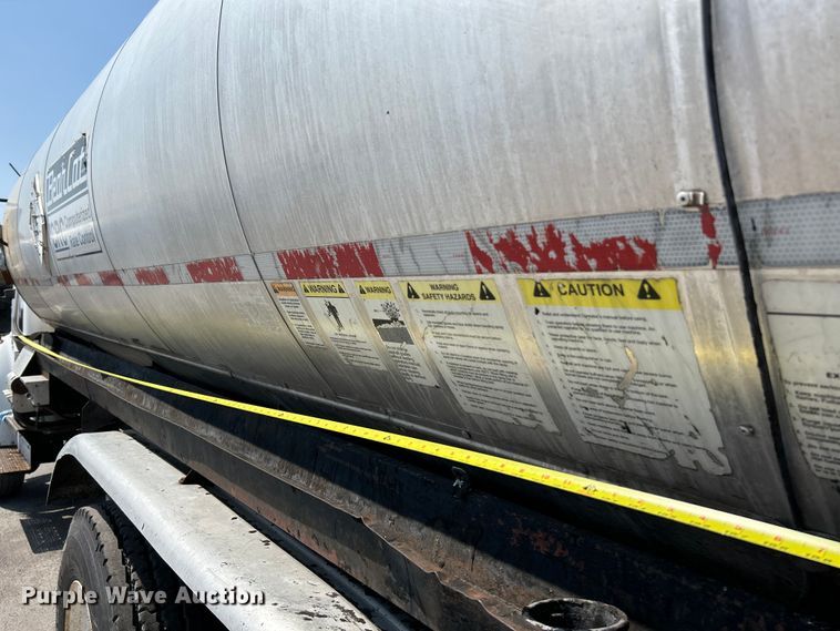 image for item NL9643 2006 Freightliner Business Class M2  oil distributor truck