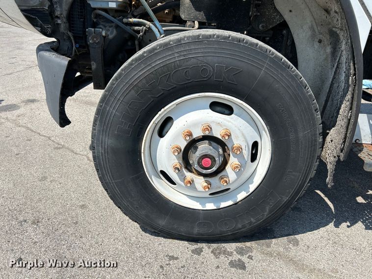 image for item NL9643 2006 Freightliner Business Class M2  oil distributor truck