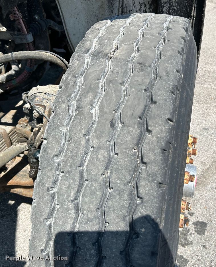 image for item NL9643 2006 Freightliner Business Class M2  oil distributor truck