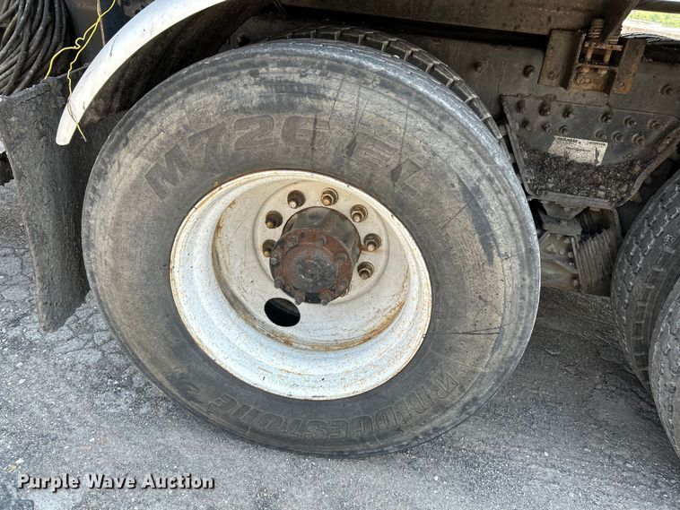 image for item NL9643 2006 Freightliner Business Class M2  oil distributor truck