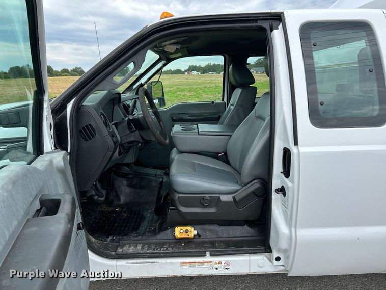 image for item NL9648 2012 Ford F550 Super Duty XL  chipper truck