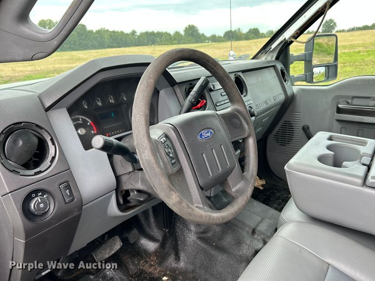 image for item NL9648 2012 Ford F550 Super Duty XL  chipper truck