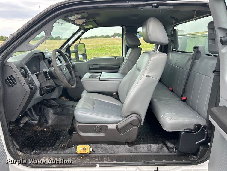 image for item NL9648 2012 Ford F550 Super Duty XL  chipper truck