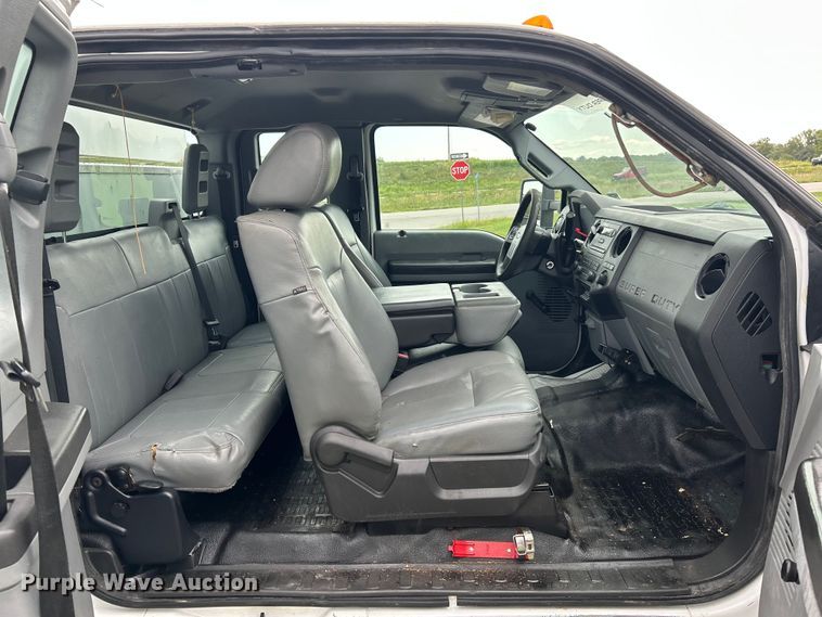 image for item NL9648 2012 Ford F550 Super Duty XL  chipper truck