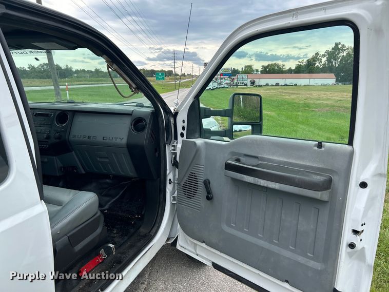 image for item NL9648 2012 Ford F550 Super Duty XL  chipper truck