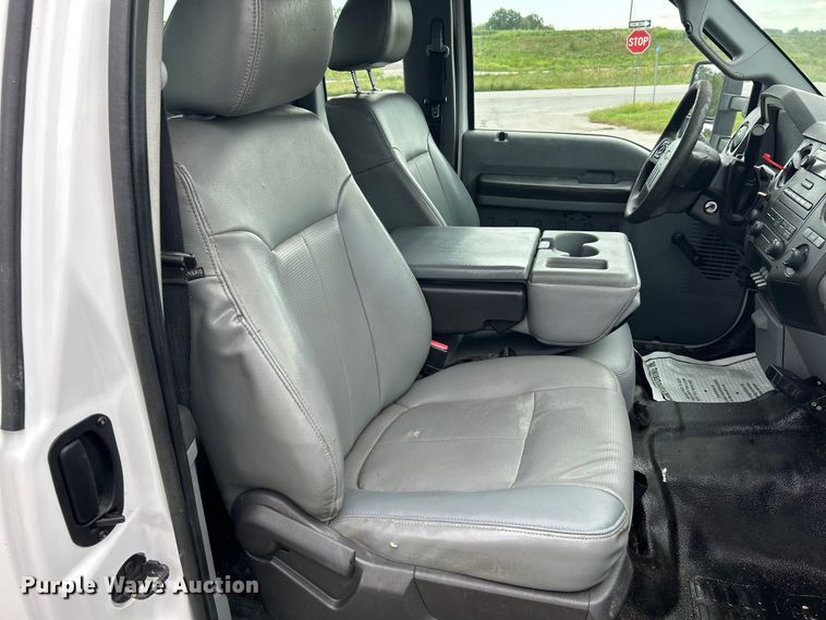 image for item NL9648 2012 Ford F550 Super Duty XL  chipper truck