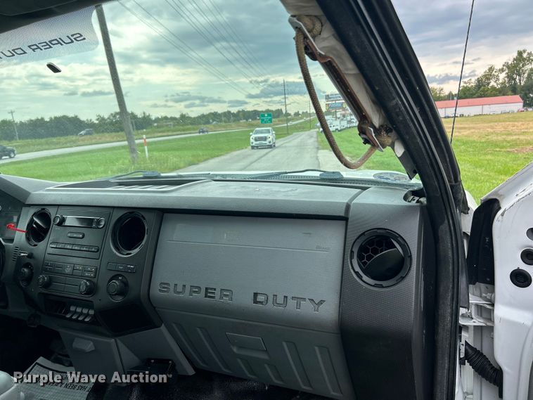 image for item NL9648 2012 Ford F550 Super Duty XL  chipper truck