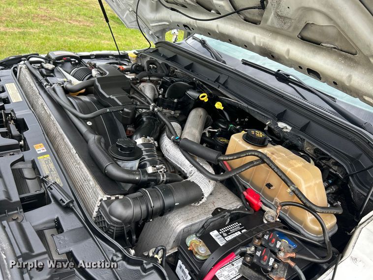 image for item NL9648 2012 Ford F550 Super Duty XL  chipper truck